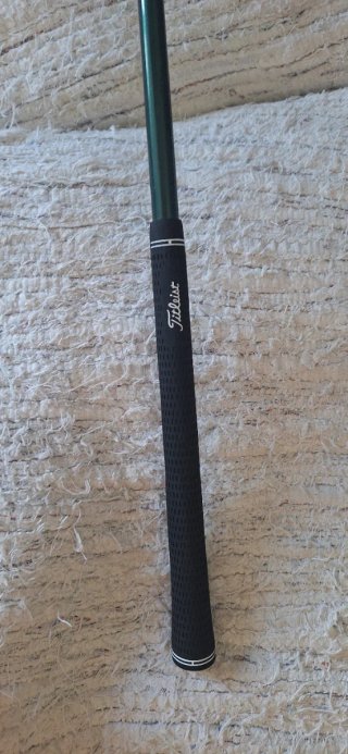 Titleist 975D Stiff 9.5° Nuevo grip