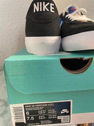 Nike Zapatillas Talla 38.5 Negras y Azules