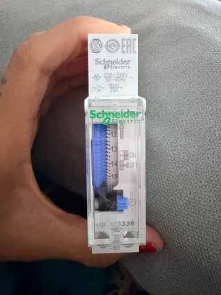 Conmutador horario analógico Schneider