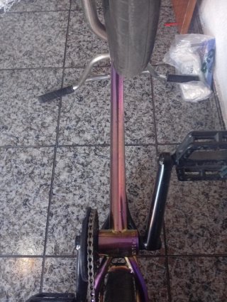 Bicicleta BMX Negra y otra fucsia