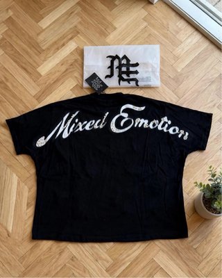 T-shirt Oversize Nera Mixed Emotion Taglia L