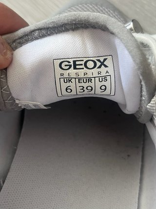Zapatillas Geox grises con strass T.39