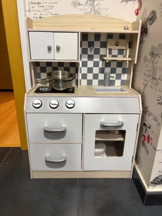 Cocinita de madera infantil
