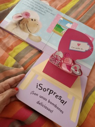 Pop-up. ¿Dónde está? ¡Te quiero mucho!