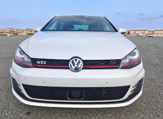 Volkswagen Golf GTI Performance DSG