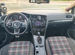 Volkswagen Golf GTI Performance DSG