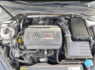 Volkswagen Golf GTI Performance DSG