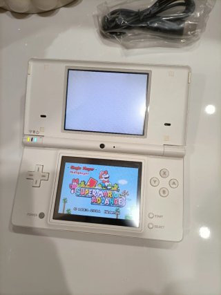Nintendo DSi 'macro' 4gb