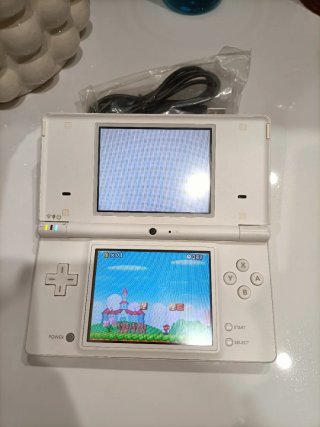 Nintendo DSi 'macro' 4gb