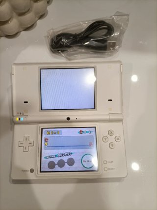 Nintendo DSi 'macro' 4gb