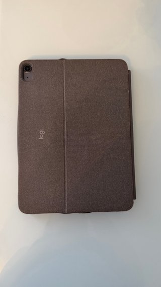 iPad Air 4ª y funda con teclado Logitech