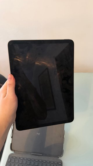 iPad Air 4ª y funda con teclado Logitech
