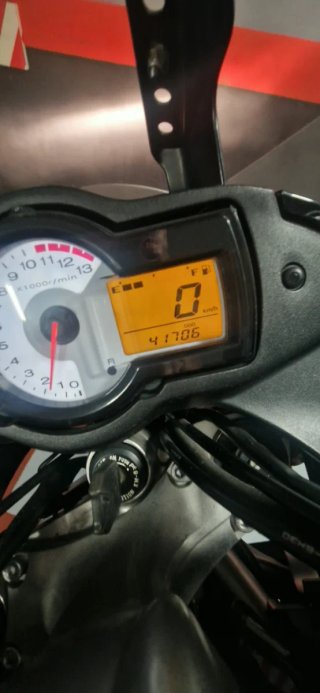 Kawasaki Versys 650 Negra y Plateada