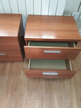 2 Mesitas de noche de madera Recoger en Delicias