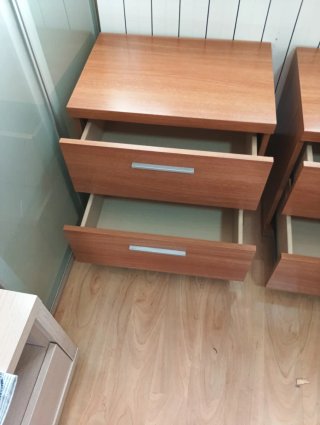 2 Mesitas de noche de madera Recoger en Delicias