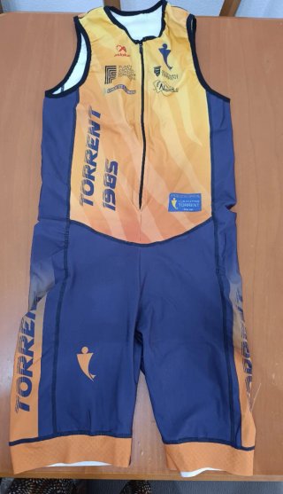 Ropa atletismo Club Torrent (asioka)