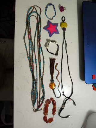 Lote di Gioielli Artigianali: Bracciale e Collane