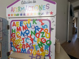 Juguetes madera Biblioteca-Colegio