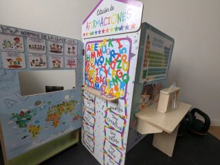 Juguetes madera Biblioteca-Colegio