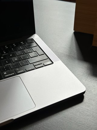 MacBook Pro / M1 Pro / 512GB / 16 GB RAM (A2442)