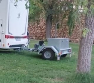 Carro para moto con cofre