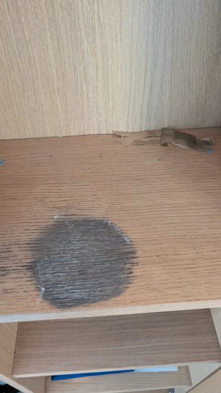Estantería de madera alta