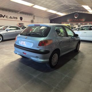 Peugeot 206 1.4 75Cv. SÓLO 38.000 kms. 1 dueño.