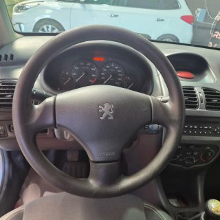 Peugeot 206 1.4 75Cv. SÓLO 38.000 kms. 1 dueño.