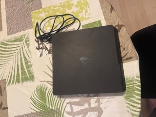 Consola PS4 Slim Negra + 2 Mandos + 7 Juegos