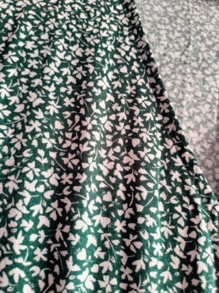 Vestido de flores verde Pull and Bear