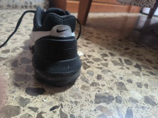 Zapatillas Nike Negras y Blancas