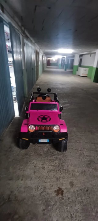 Coche eléctrico infantil 4x4 rosa