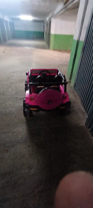 Coche eléctrico infantil 4x4 rosa