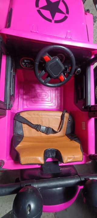 Coche eléctrico infantil 4x4 rosa