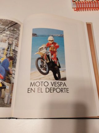 Libro treinta y cinco años de moto vespa