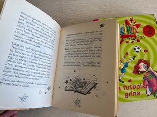 3 libros tapa blanda, “KIKA supersorgiña”