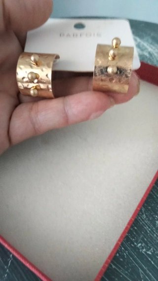 Pendientes dorados Parfois martelé.