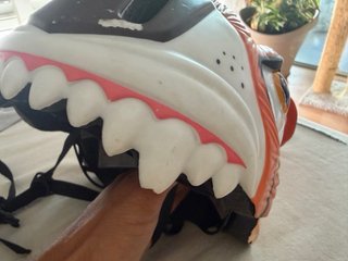 Casco infantil de tigre
