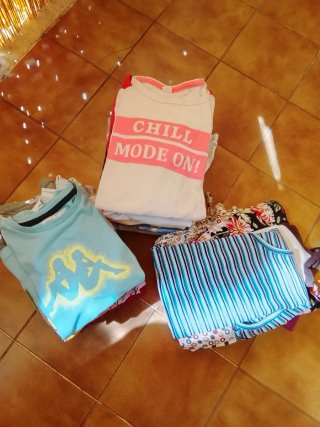 Lote de 34 camisetas niña 8-11 años