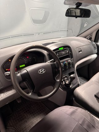 Hyundai H-1 2011