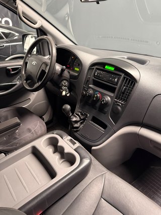 Hyundai H-1 2011