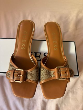 Sandalias Guess tacón Kitten Heels