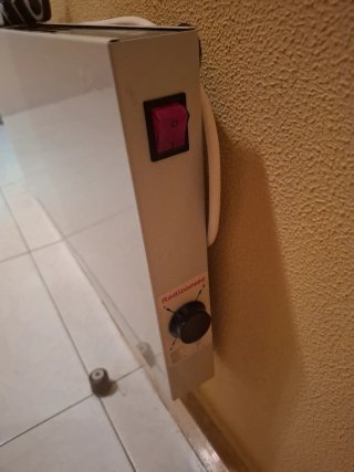 7 Radiatori Radisonec. Venduti separatamente.