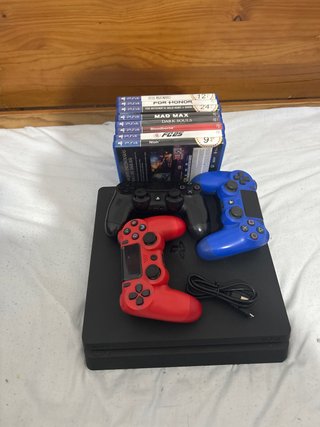 PS4 con 3 mandos y 9 juegos