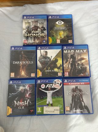 PS4 con 3 mandos y 9 juegos