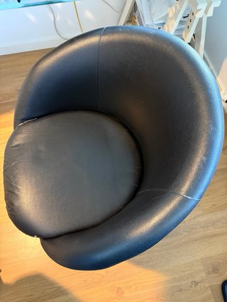 Silla de oficina giratoria negra