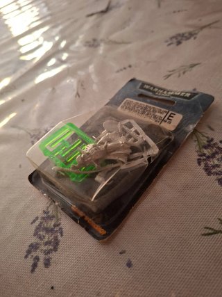 Warhammer 40k Necron Lord con Orbe Resurrección