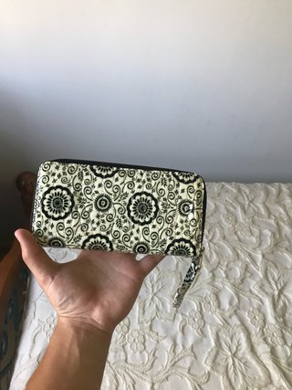Monedero estampado floral