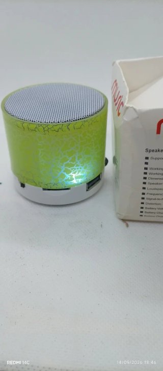 Altavoz Bluetooth Portátil LED - A estrenar