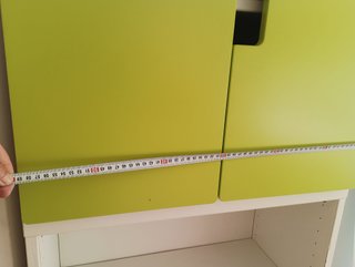 Mueble auxiliar alto blanco y verde